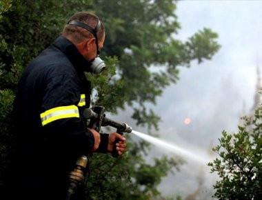 Ανεξέλεγκτες διαστάσεις έχει λάβει η πυρκαγιά στις Μαριές Ζακύνθου (φωτό, βίντεο) (upd)